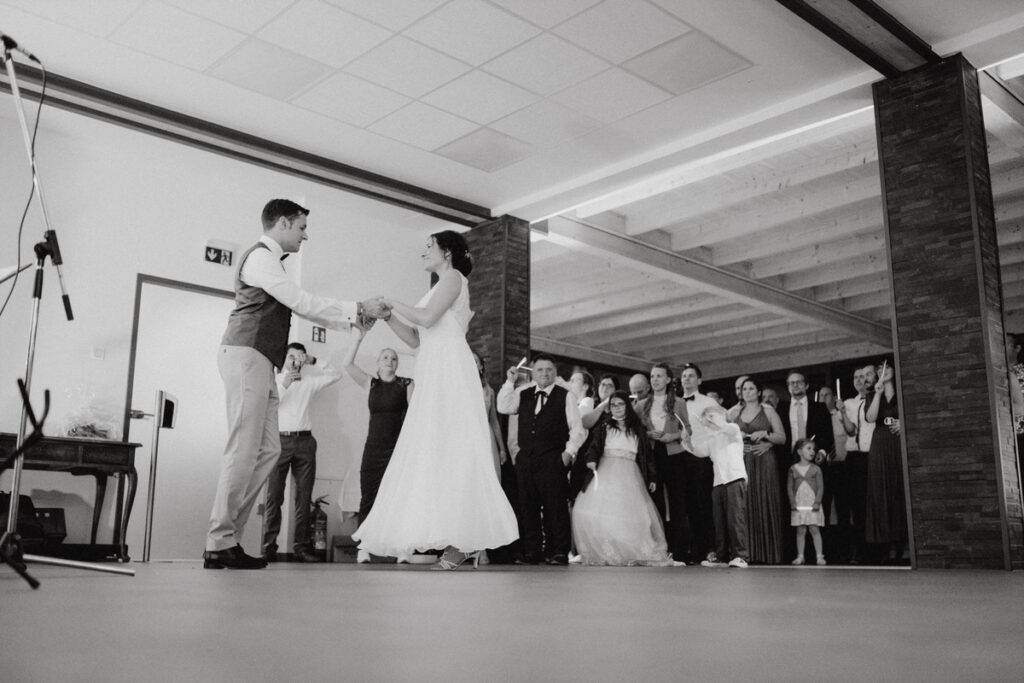 Hochzeitspaar bei der standesamtlichen Trauung in Bad Friedrichshall fotografiert von Marc Feix Photography - Hochzeitsfotograf in Stuttgart
