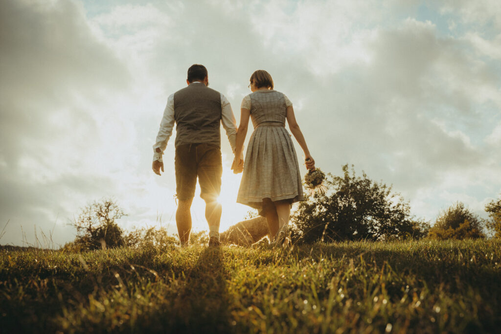 Hochzeitspaar bei der standesamtlichen Trauung in Burgbernheim in Mittelfranken