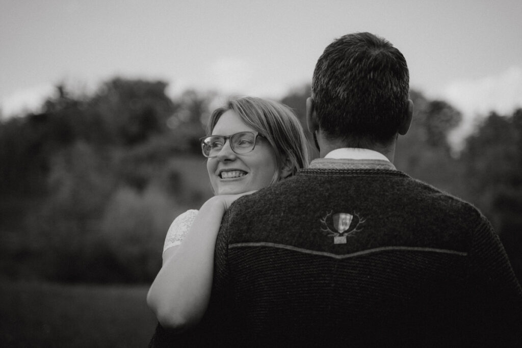 Hochzeitspaar bei der standesamtlichen Trauung in Burgbernheim in Mittelfranken