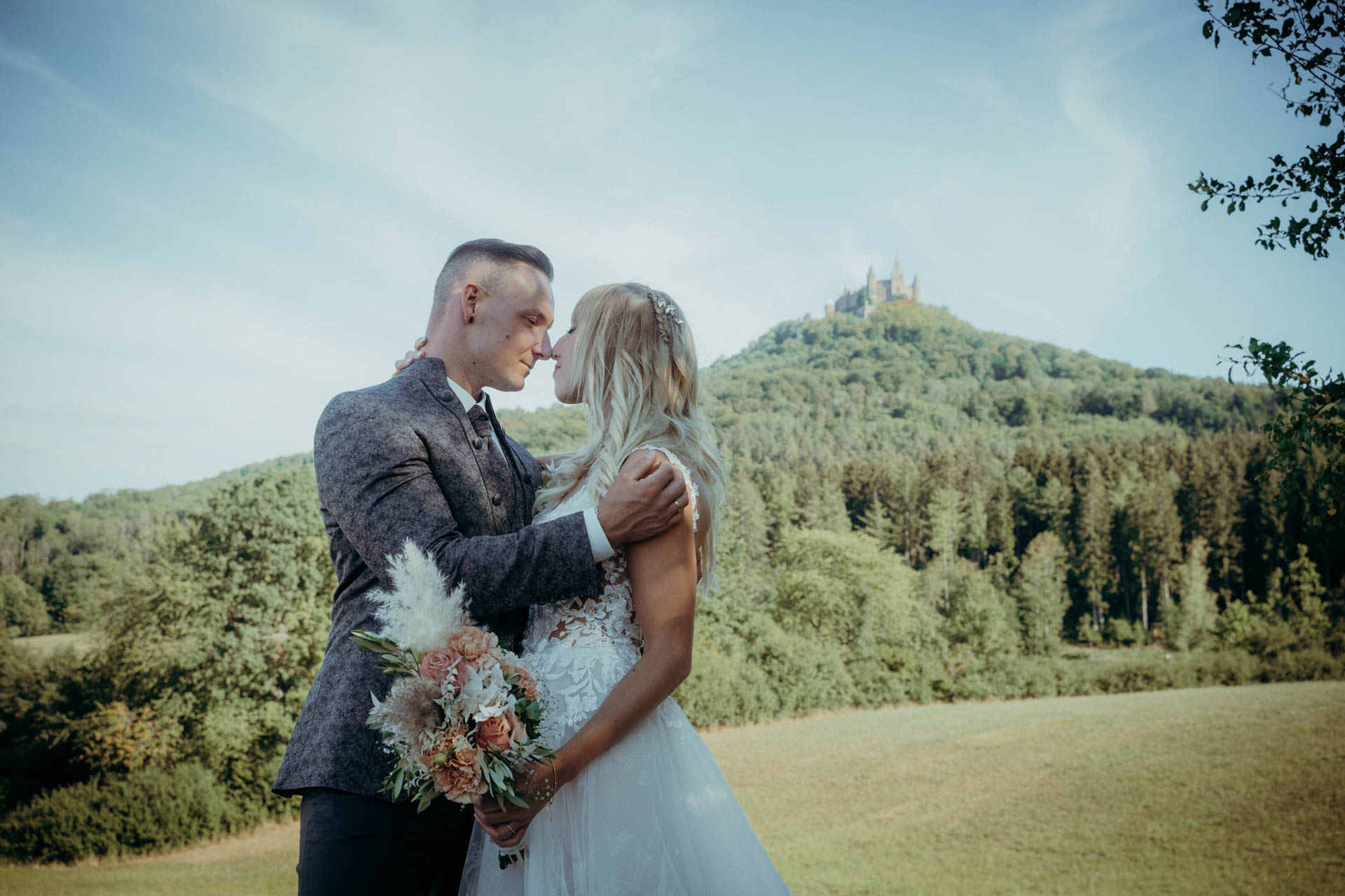 Festliche Hochzeit bei der Burg Hohenzollern