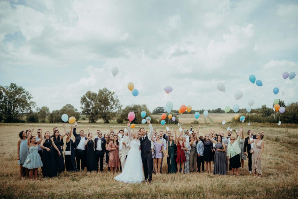 Hoch­zeit Luft­bal­lons stei­gen las­sen Tipps Hoch­zeits­fo­to­graf Stutt­gart 4